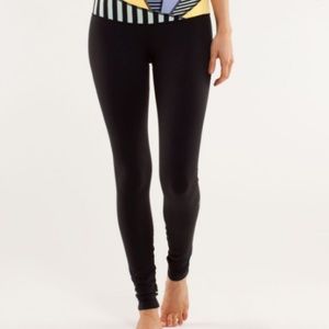 Lululemon size 4 leggings reversible!